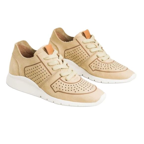 Gentle Souls Raina Leather Butter Light Jogger Sneaker | 9.5 - Picture 1 of 14
